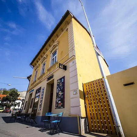 Apartment Zuzmo Eger